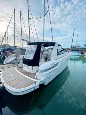 Une nuit magique sur un bateau chauffé - BOAT PARADISE LA ROCHELLE